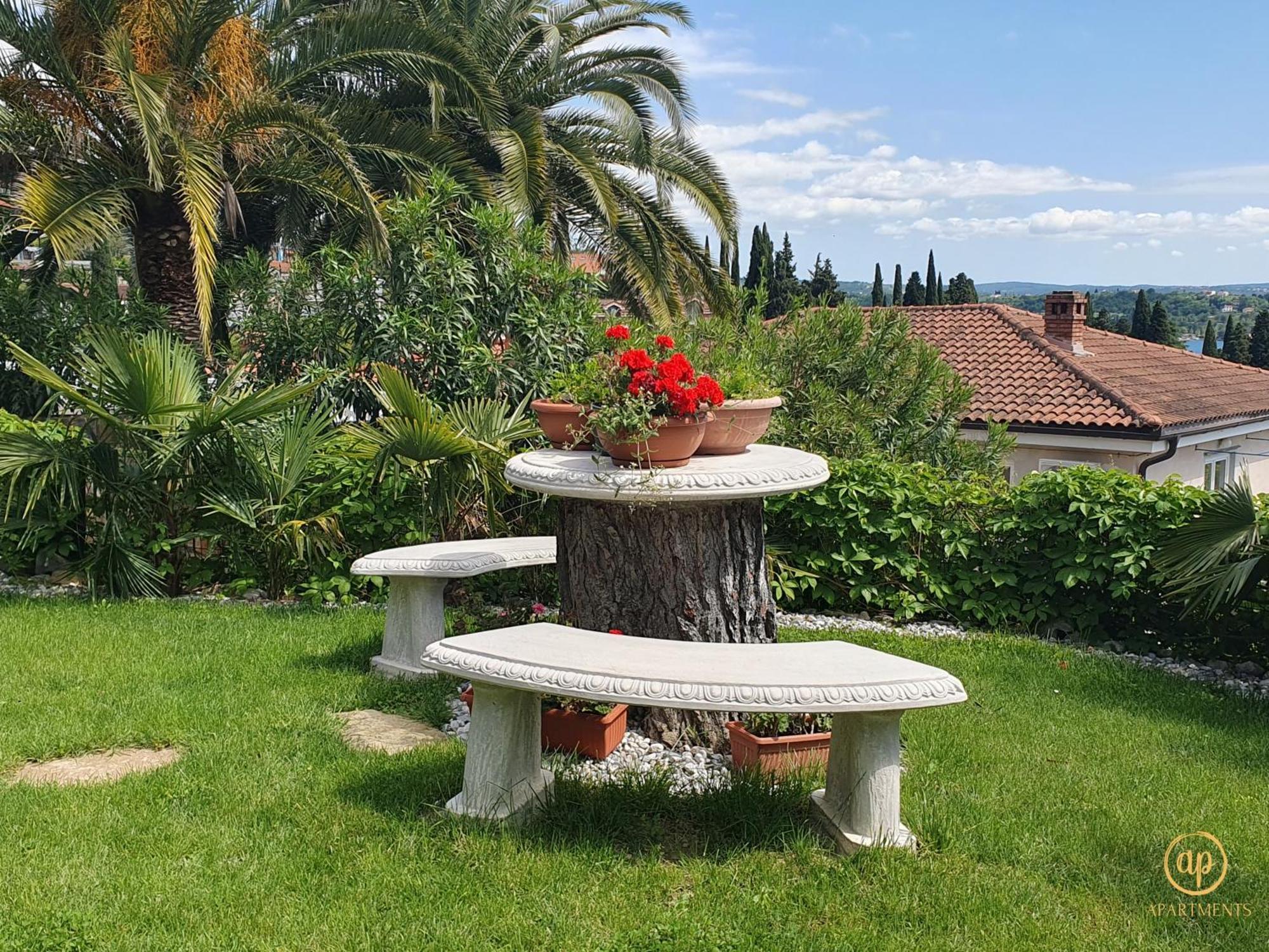 Apartment With Seaview And Garden For 6 ポルトローシュ エクステリア 写真